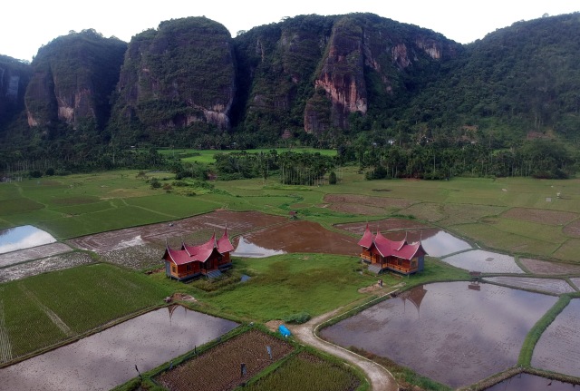 Lembah Harau Serpihan Surga Di Indonesia Pemandangannya Wah Genpi Co