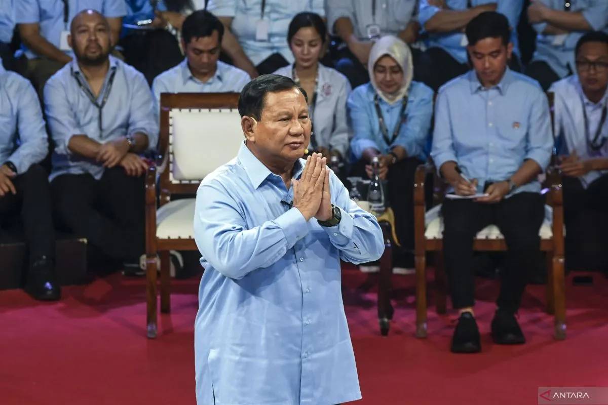 Debat Pertama Prabowo Singgung Penegakan Hukum Hingga Bahas Konflik Di