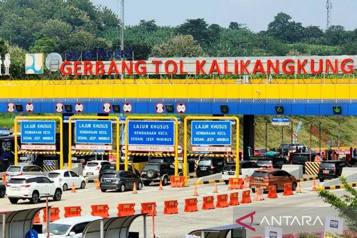 One Way Berakhir Arus Lalu Lintas Di Gerbang Tol Kalikangkung Kembali