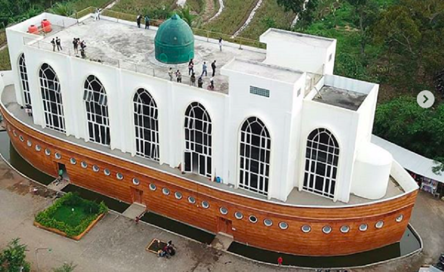 Masjid Di Semarang Ini Mirip Kapal Nabi Nuh Genpi Co