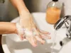 3 Sabun Cuci Tangan dengan Formula Melembapkan, Kulit Tetap Lembut - GenPI.co