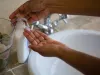 3 Sabun Cuci Tangan dengan Pelembap, Bersih Tanpa Bikin Kulit Kering - GenPI.co