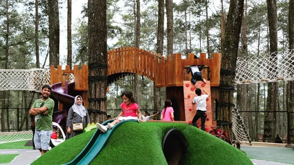 5 Rekomendasi Wisata Alam di Bandung, Pas untuk Liburan Keluarga - GenPI.co