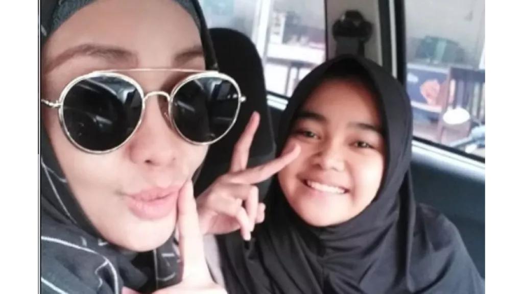 Manisnya Putri Sulung Iyeth Bustami, Pengin jadi Artis Ternama - GenPI.co