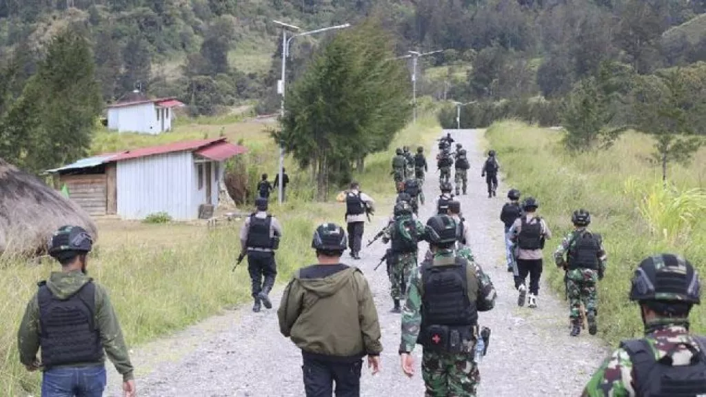 TNI dan Polri Tak Bisa Diganggu: KKB Teroris Dikunci - GenPI.co
