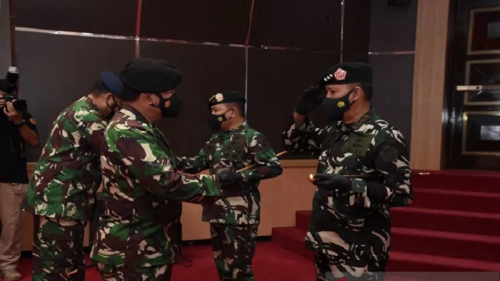 Suara Lantang Anggota DPR RI Bongkar Pangkostrad, Sebut TNI - GenPI.co