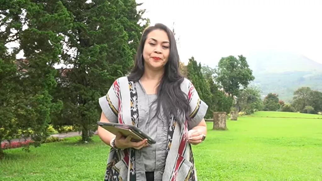 Zoya Amirin Beberkan Senjata Wanita Yang Bikin Pria Bergetar - GenPI.co