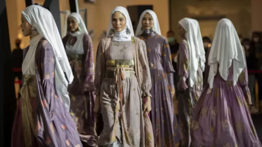 Akhir Oktober Koleksi Fashion Muslim Bakal Mejeng di ISEF 2021 - GenPI.co