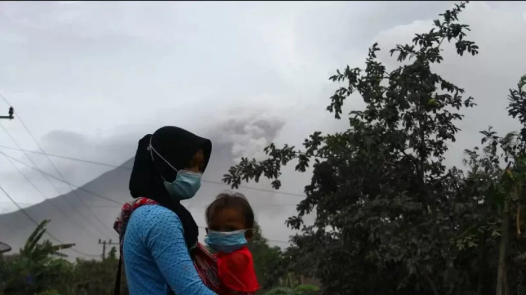 Kabar Buruk dari Gunung Semeru, Warga Diminta Waspada - GenPI.co
