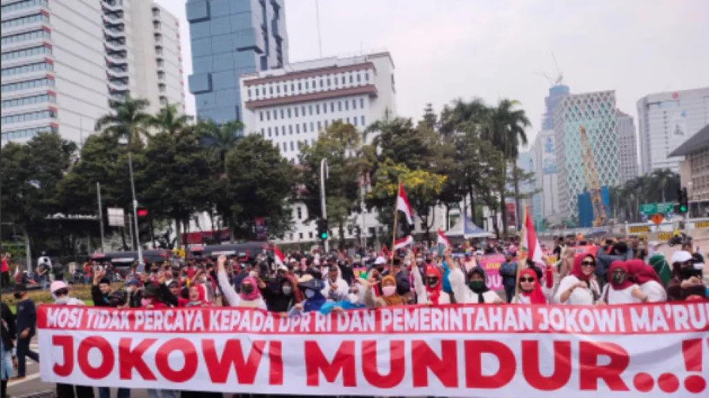Aksi Demo Desak Presiden Jokowi Mundur, Nasdem Sebut Tidak Cerdas - GenPI.co