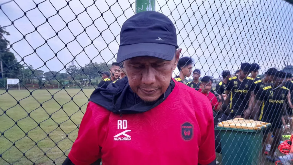 Pelatih RANS Cilegon FC Rahmad Darmawan Kecewa - GenPI.co