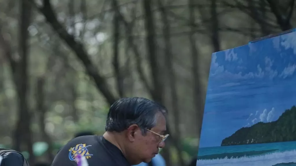 Pulang Pacitan, SBY dan Masyarakat Melukis di Pantai Pancer Dorr - GenPI.co JATIM