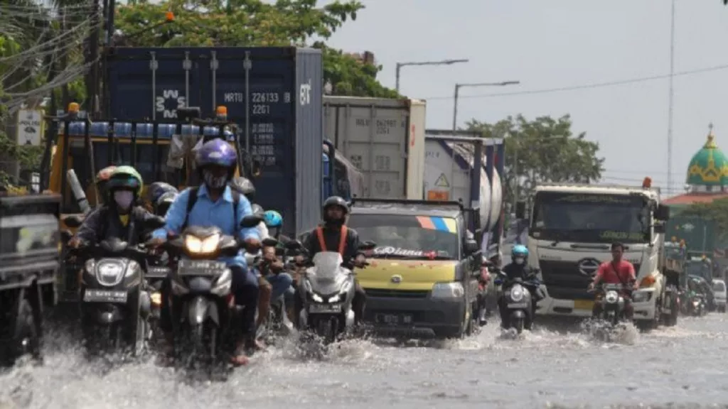 Gelombang Tinggi Mengancam, Langkah BPBD Surabaya Bikin Tenang - GenPI.co JATIM