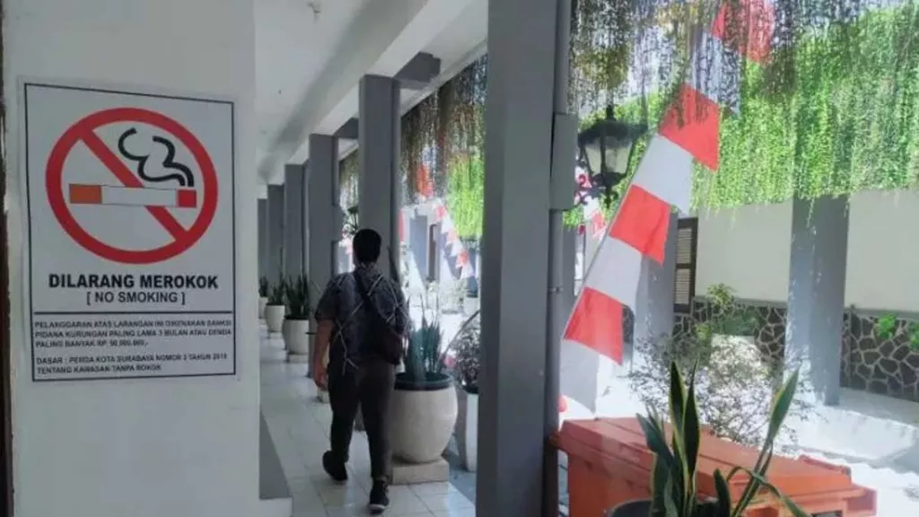 Awas Ngevape Sembarangan di Kawasan KTR Surabaya, Bisa Kena Denda - GenPI.co JATIM