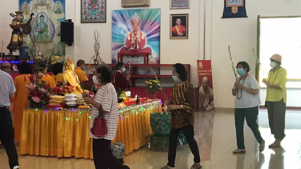 Umat Buddha Kota Malang Kembali Peringati Hari Raya Waisak - GenPI.co JATIM