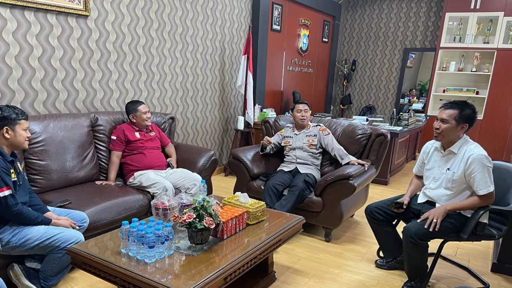 Polisi Amankan Anggota DPRD Kuansing saat Penggerebekan - GenPI.co RIAU