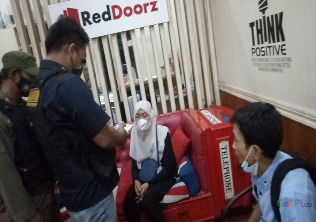 Waduh, Operasi Gagak Hitam Satpol-PP Amankan Pasangan Mesum - GenPI.co BANTEN