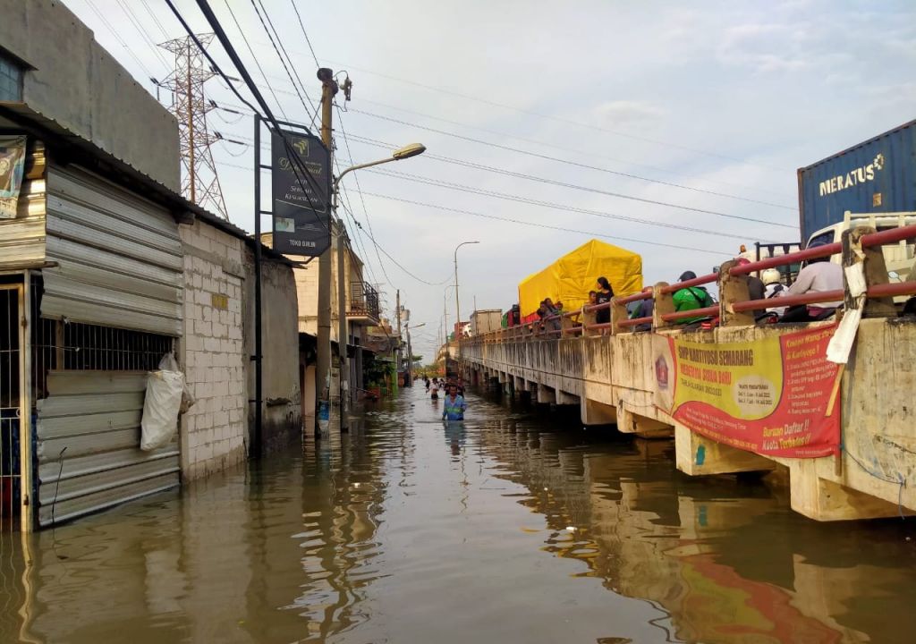 Berita Tanggul Jebol Semarang terbaru hari ini - GenPI.co JATENG