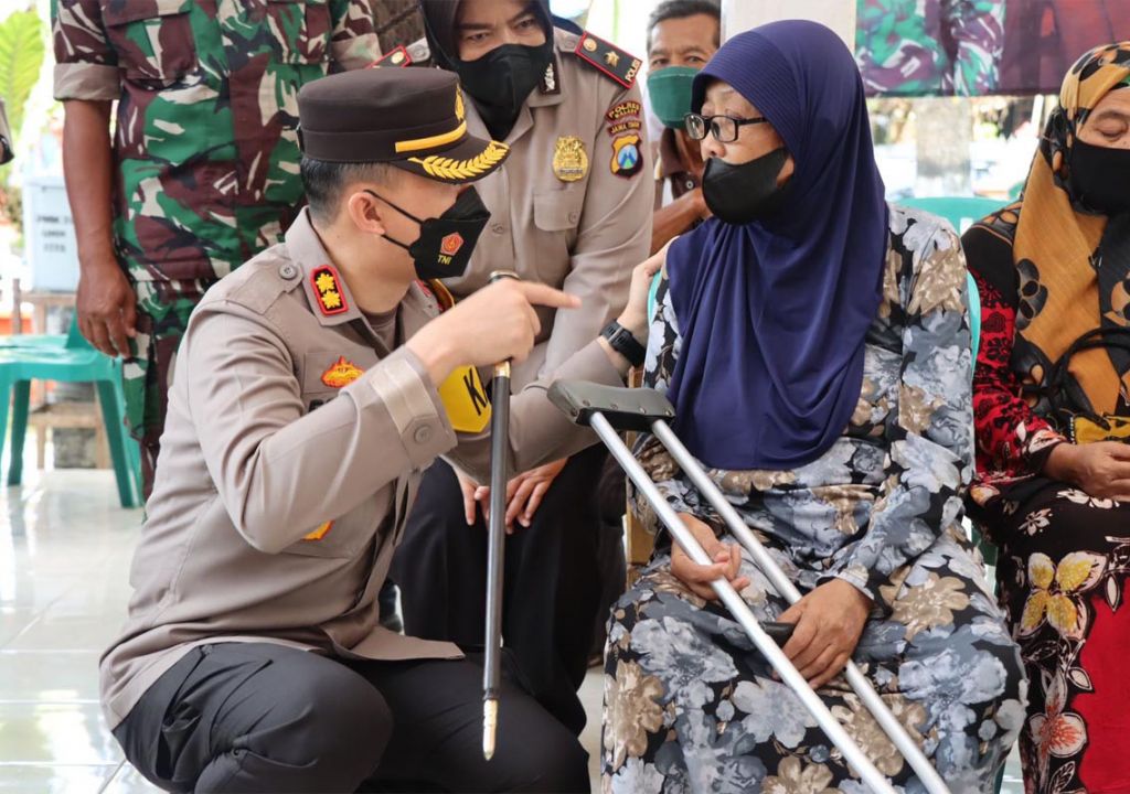 Polres Malang Gencar Vaksin Jelang Ramadan, Lansia Jadi Prioritas - GenPI.co JATIM