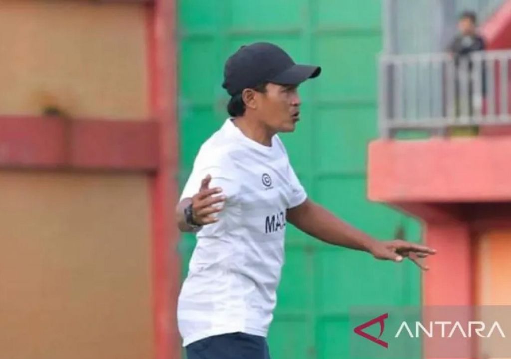 Perkenalkan Satu-satunya Asisten Pelatih Lokal di Madura United - GenPI.co JATIM