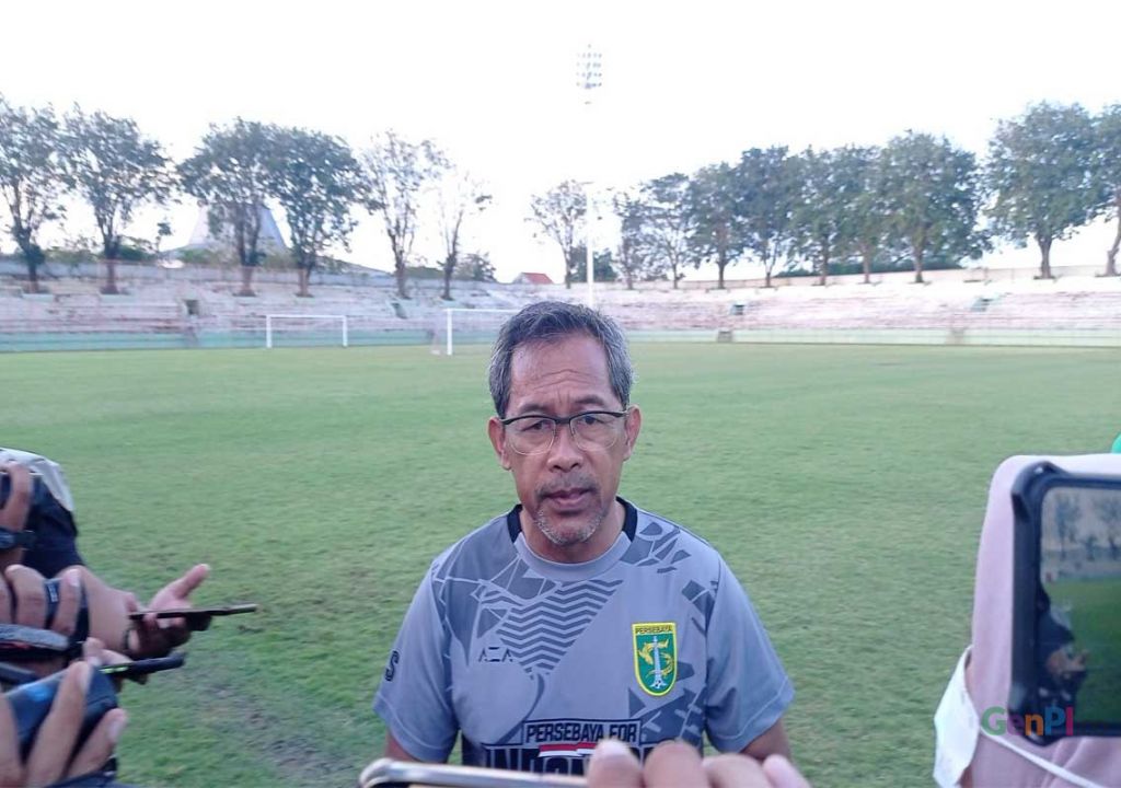 Jelang Lawan Madura United, Aji Santoso Evaluasi Bola Mati - GenPI.co JATIM