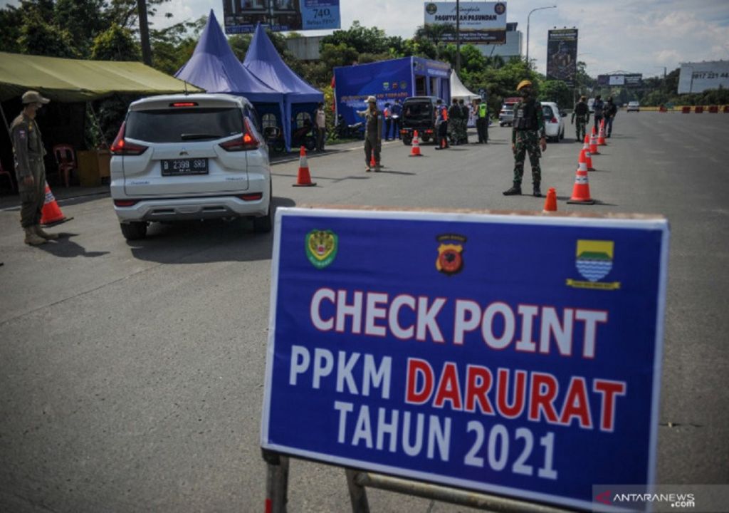 uploads/ntb/arsip/normal/2021/11/23/ilustrasi-petugas-saat-mengecek-kendaraan-pada-ppkm-darurat-jhvy.jpg - GenPI.co NTB
