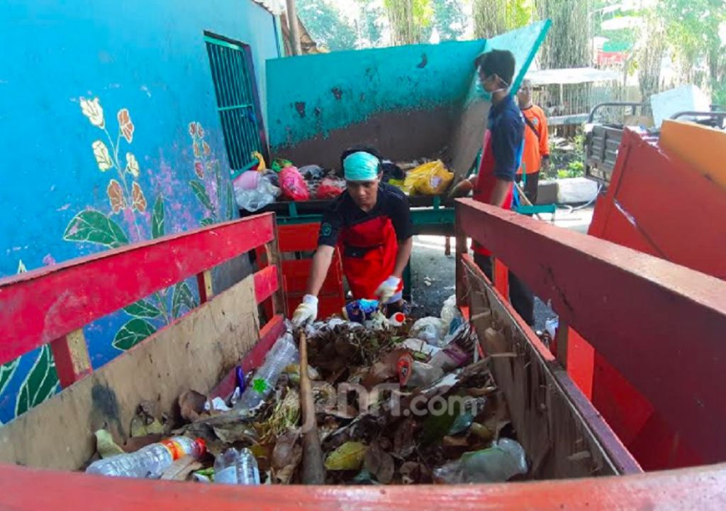Kurangi 40 Ton Sampah per Hari, ini Langkah DLH Mataram - GenPI.co NTB