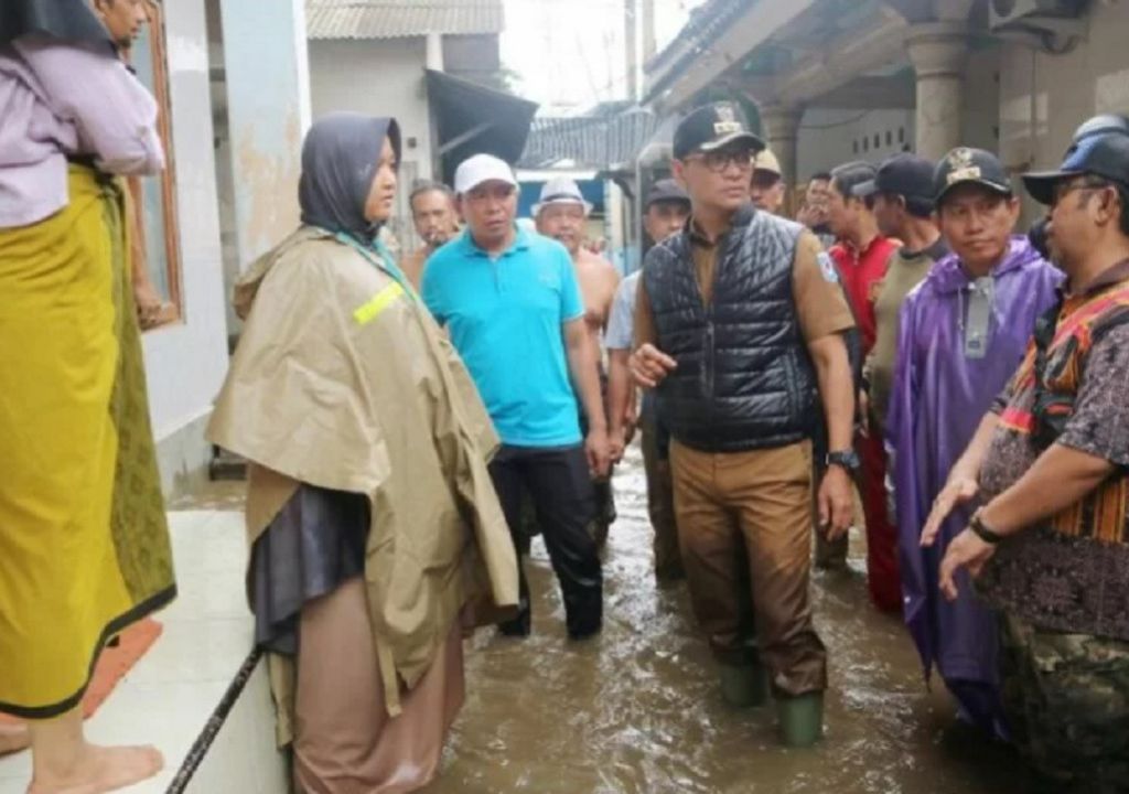 Tinjau Lokasi Banjir, Wali Kota Mohan Bilang Begini - GenPI.co NTB