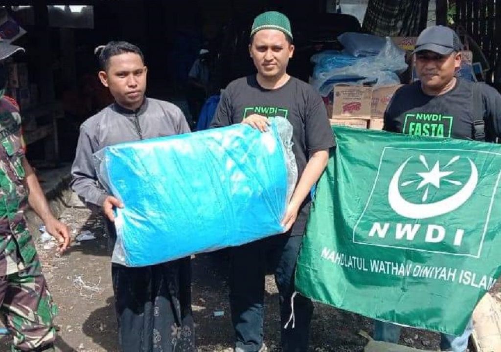 Sinar 5 Care Lombok Tengah Bantu Korban Puting Beliung - GenPI.co NTB