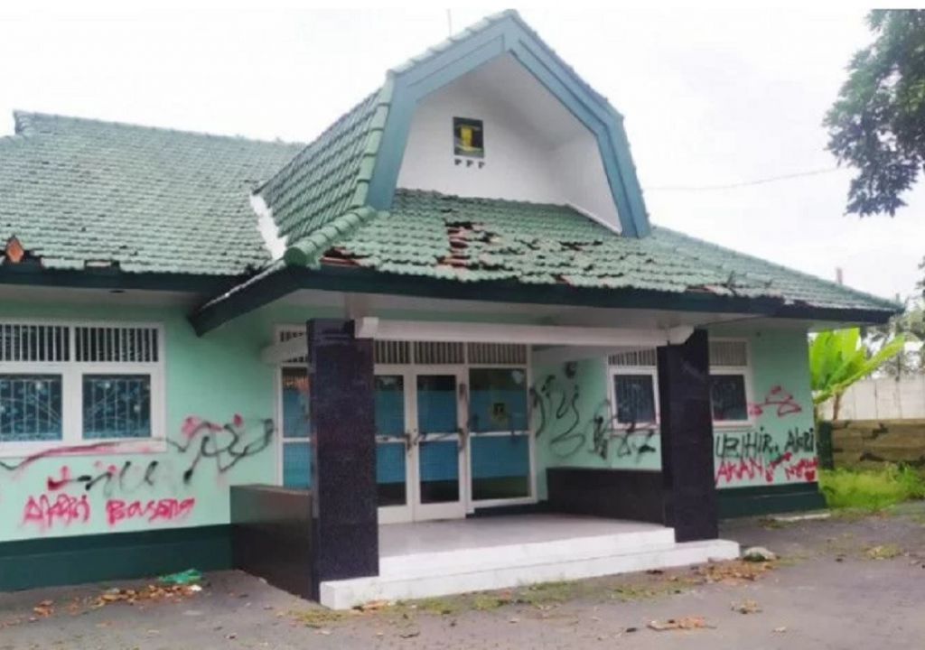 Astaga, Kantor DPC PPP Lombok Timur Dirusak Orang - GenPI.co NTB
