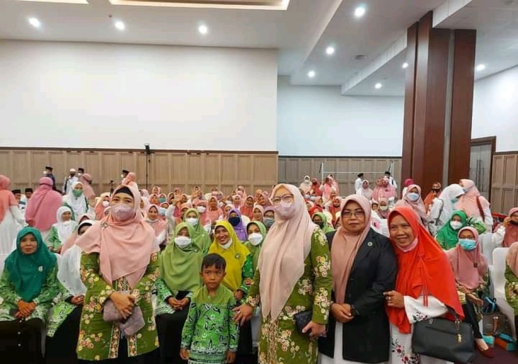 Bu Wagub Minta Muslimat NWDI Terlibat Posyandu Keluarga - GenPI.co NTB