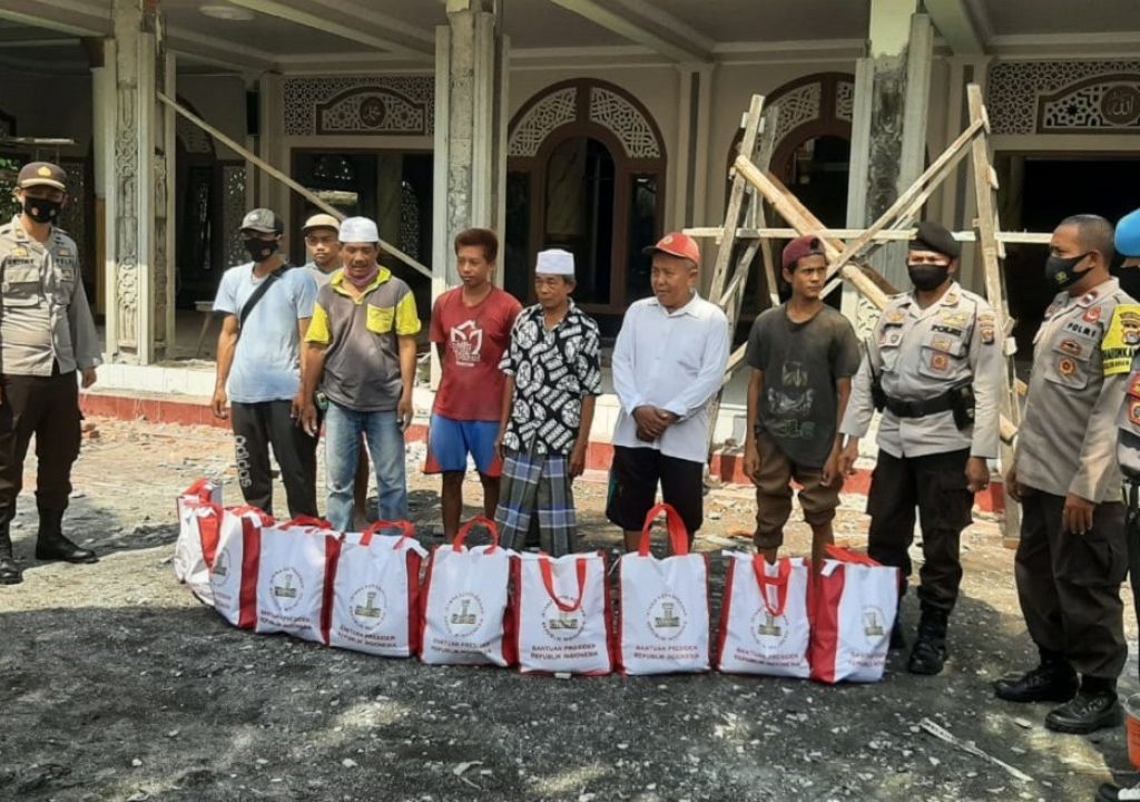 Mantap! Polres Lombok Tengah Salurkan Bantuan Presiden Jokowi - GenPI.co NTB
