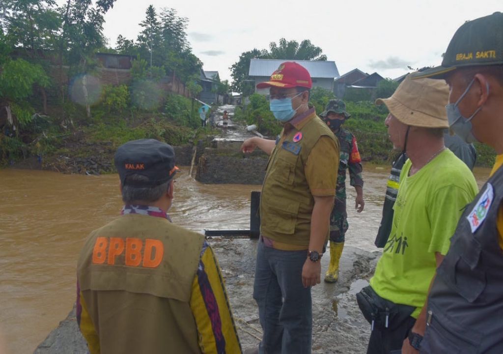 Enam Desa di Sumbawa Kena Banjir, Bang Zul Langsung ke Lokasi - GenPI.co NTB