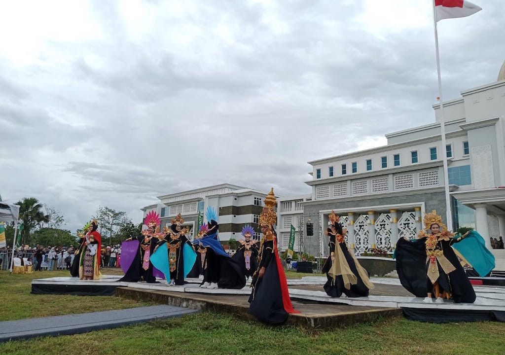 Merawat Cerita Putri Mandalika dengan Karnaval Bau Nyale - GenPI.co NTB