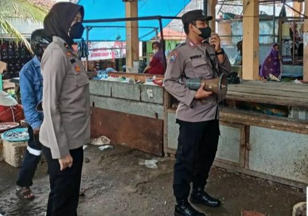 Cegah Covid-19, Polres Sumbawa Datangi Pasar dan Terminal - GenPI.co NTB