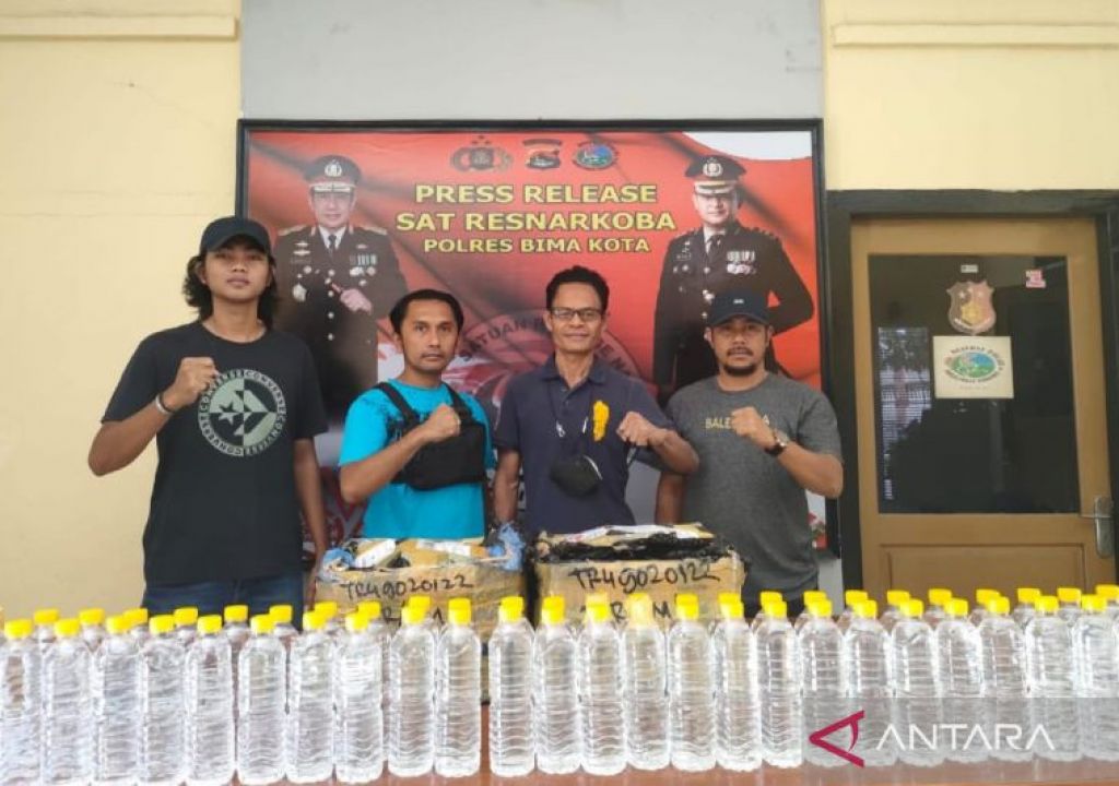 Puluhan Liter Arak Bali Diamankan Polres Bima Kota - GenPI.co NTB