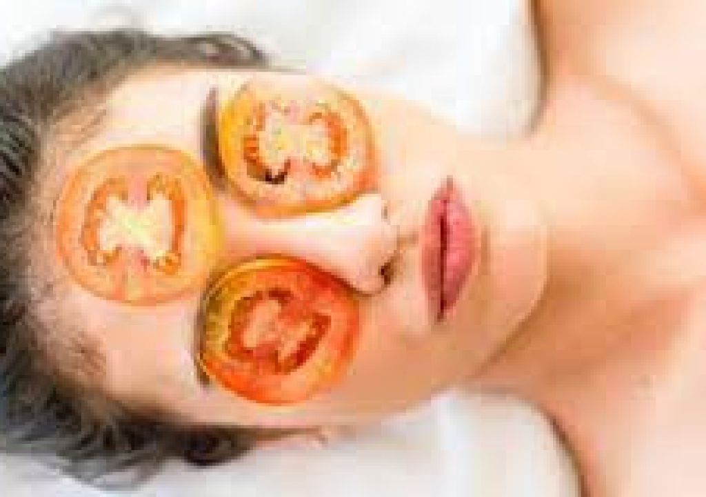 Begini Cara Merawat Kulit Wajah dengan Tomat - GenPI.co NTB