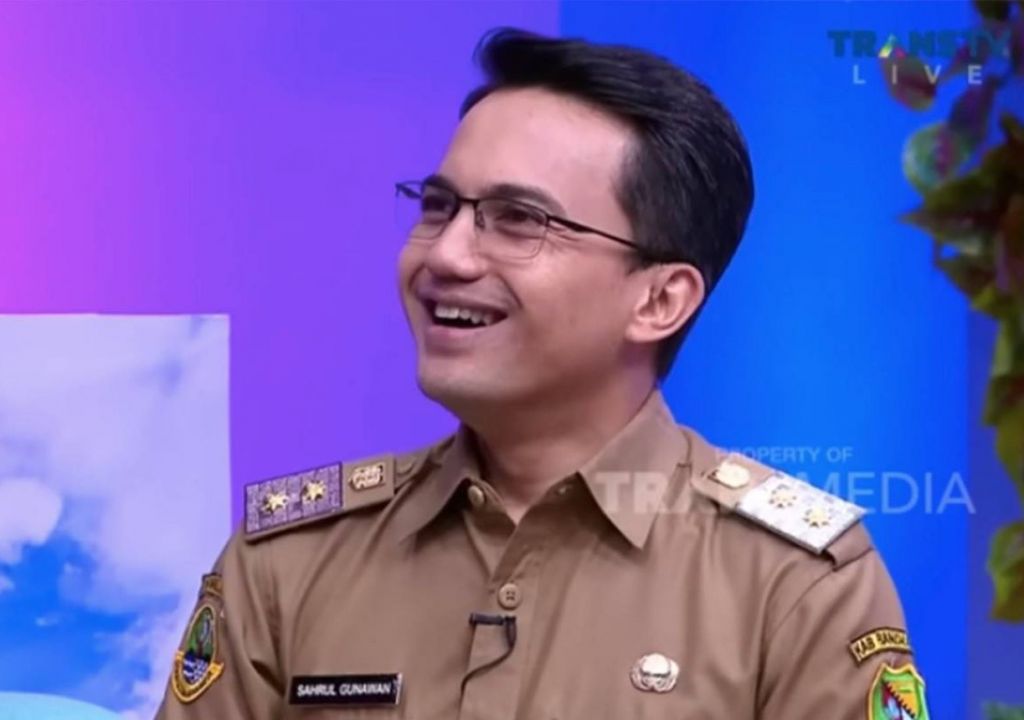 Ayu Ting-Ting Digoda, Sahrul Gunawan : Mampir ke Rumah Dinas Yu! - GenPI.co NTB