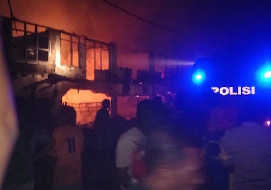6 Toko di Desa Tente Ludes Dilalap Api, Kerugiannya Besar Banget - GenPI.co NTB