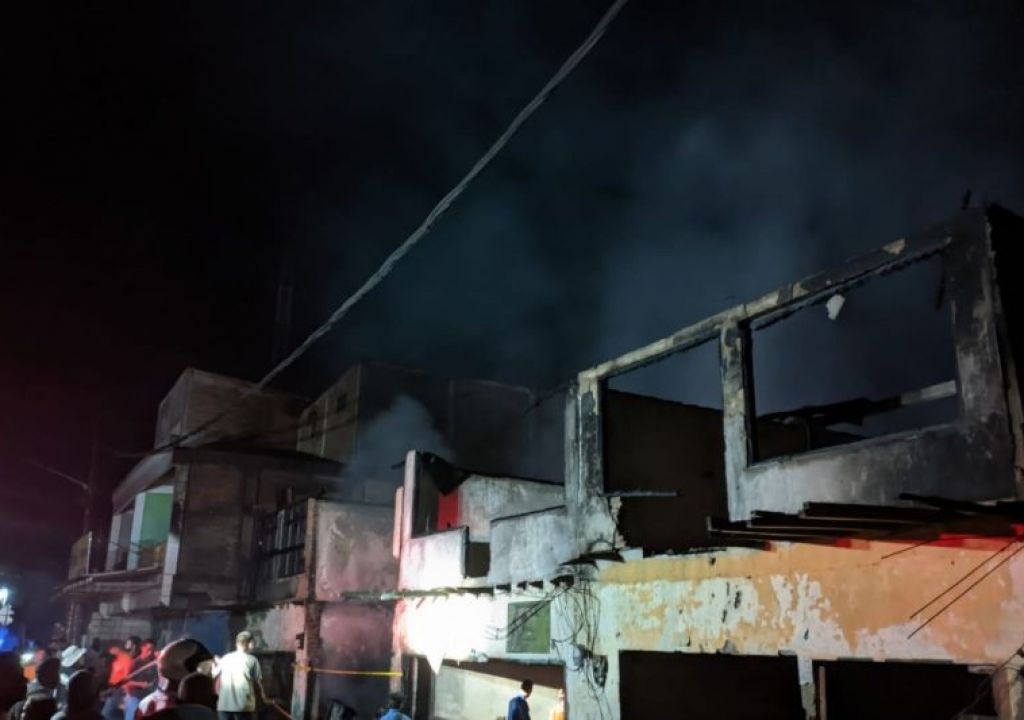 Kebakaran di Pertokoan Tente Bikin 2.500 Pelanggan PLN Merana - GenPI.co NTB