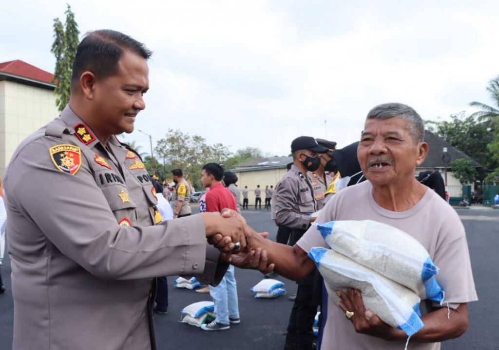 BBM Naik, Begini Cara Polres Lombok Tengah Bantu Pekerja - GenPI.co NTB