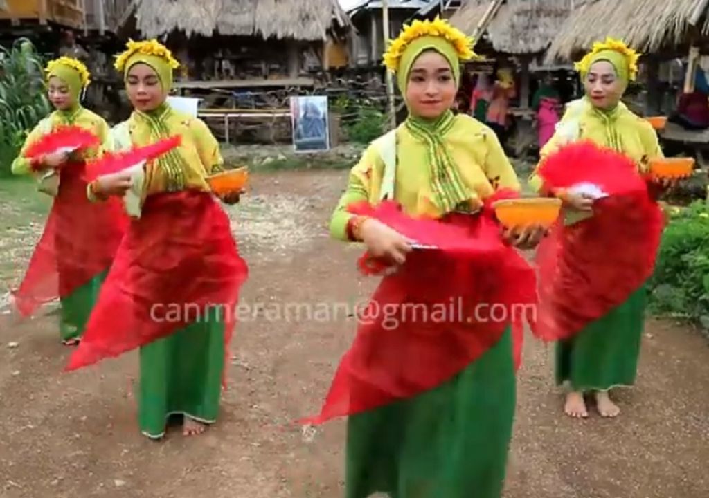 Tari Wura Bongi Monca, Tradisi di Bima Menyambut Tamu - GenPI.co NTB
