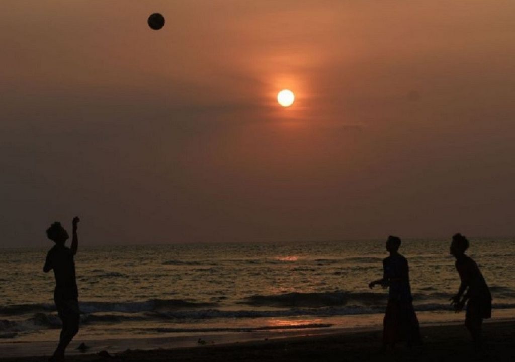 Para Pemburu Senja, Yuk ke Pantai Rantung Sumbawa - GenPI.co NTB