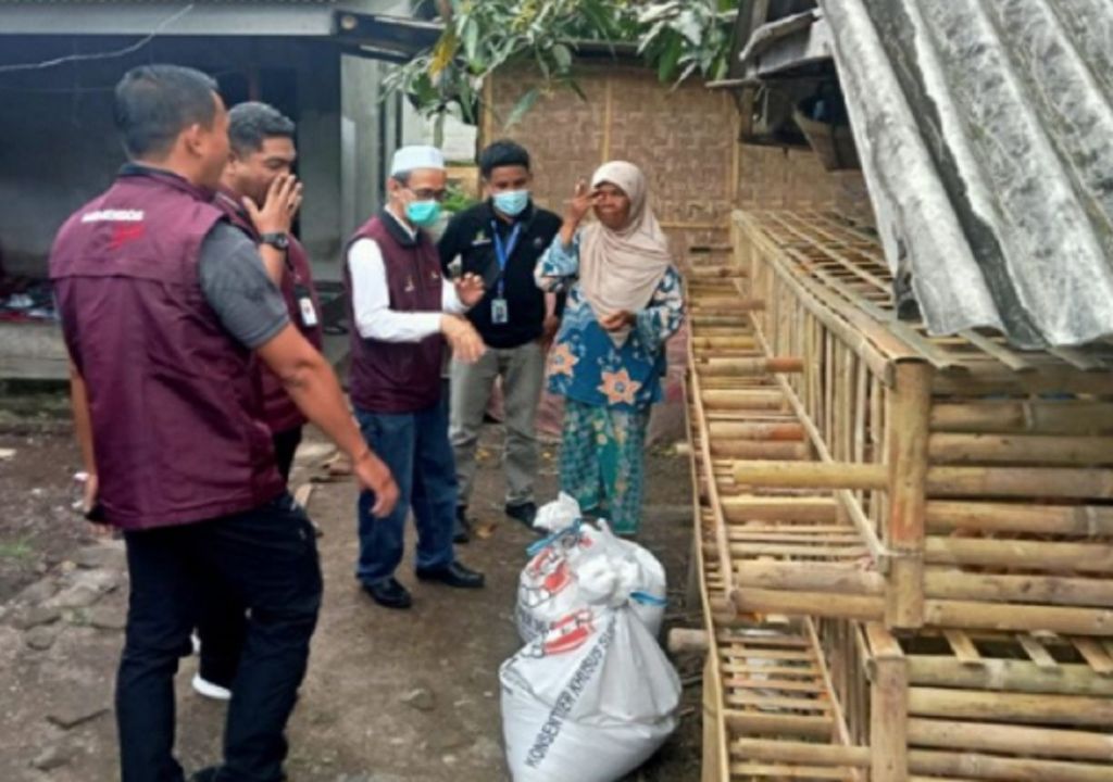 Mandi Lumpur di TikTok, Ibu Asal Lombok Tengah Dapat Bantuan - GenPI.co NTB