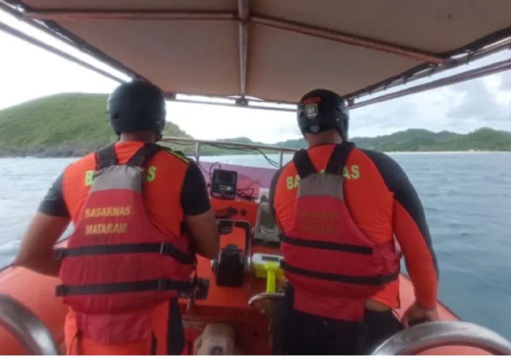 Tim SAR Evakuasi Korban Tenggelam di Pantai Mawun - GenPI.co NTB