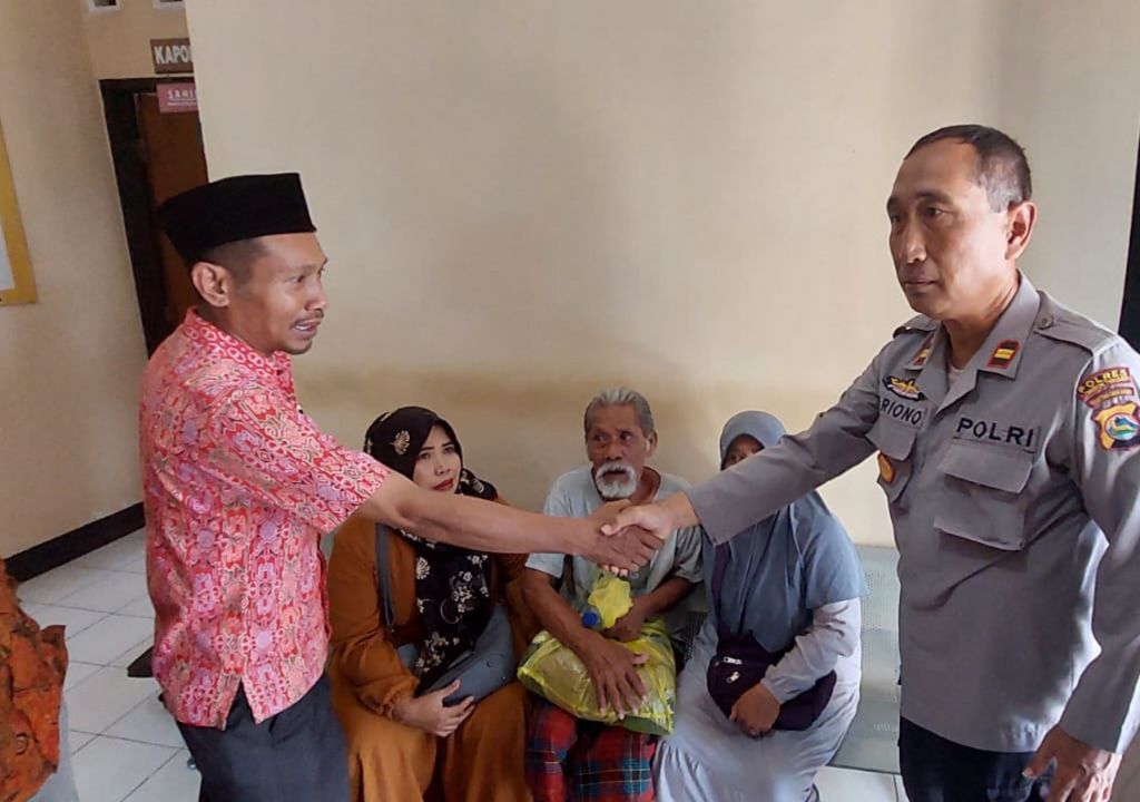Heboh Kakek di Lombok Bawa Duit Rp 43 Juta di Plastik, Hasil Kerja di Malaysia - GenPI.co NTB