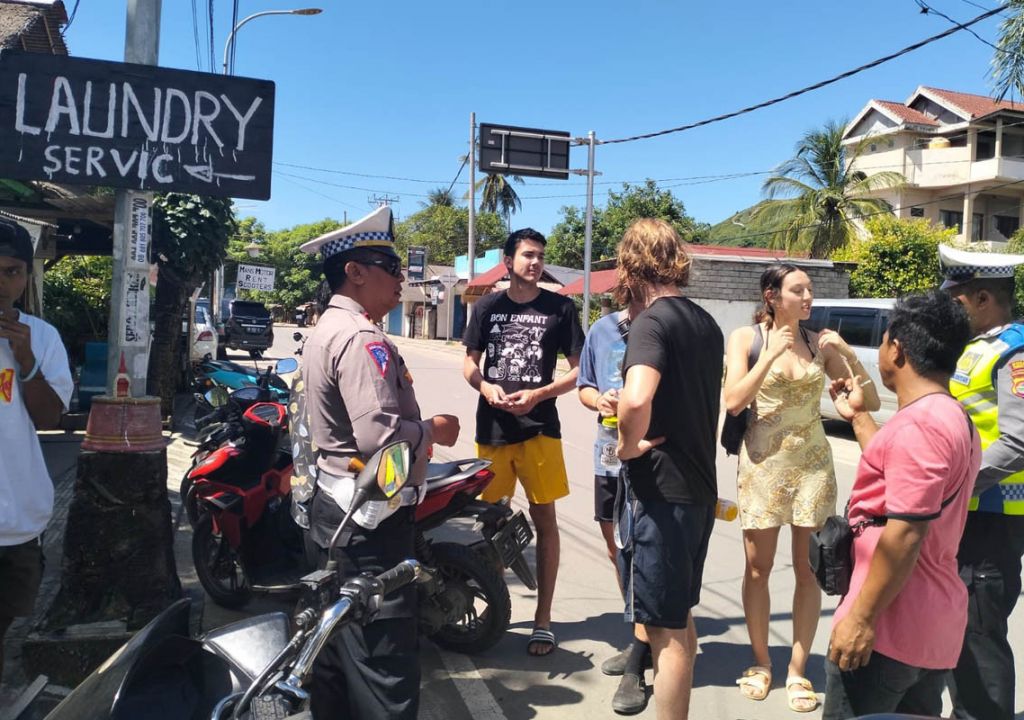 Turis Asing di Bali Dilarang Sewa Motor, Lombok Tengah Butuh Kajian - GenPI.co NTB