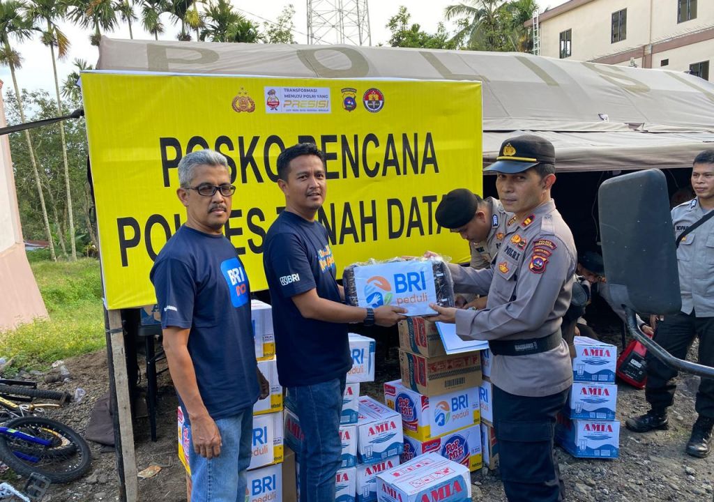 BRI Peduli Menyalurkan Bantuan kepada Korban Banjir di Sumatera Barat - GenPI.co NTB