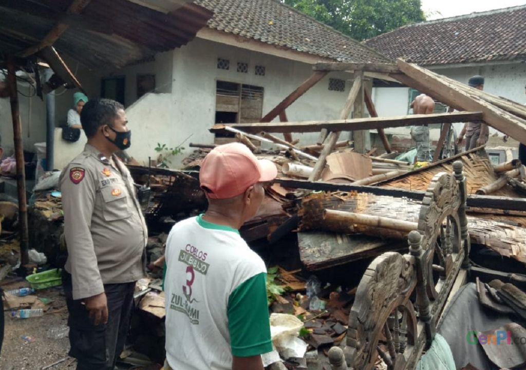 Lagi Angin Puting Beliung di Lombok Tengah, 1 Rumah Roboh - GenPI.co NTB