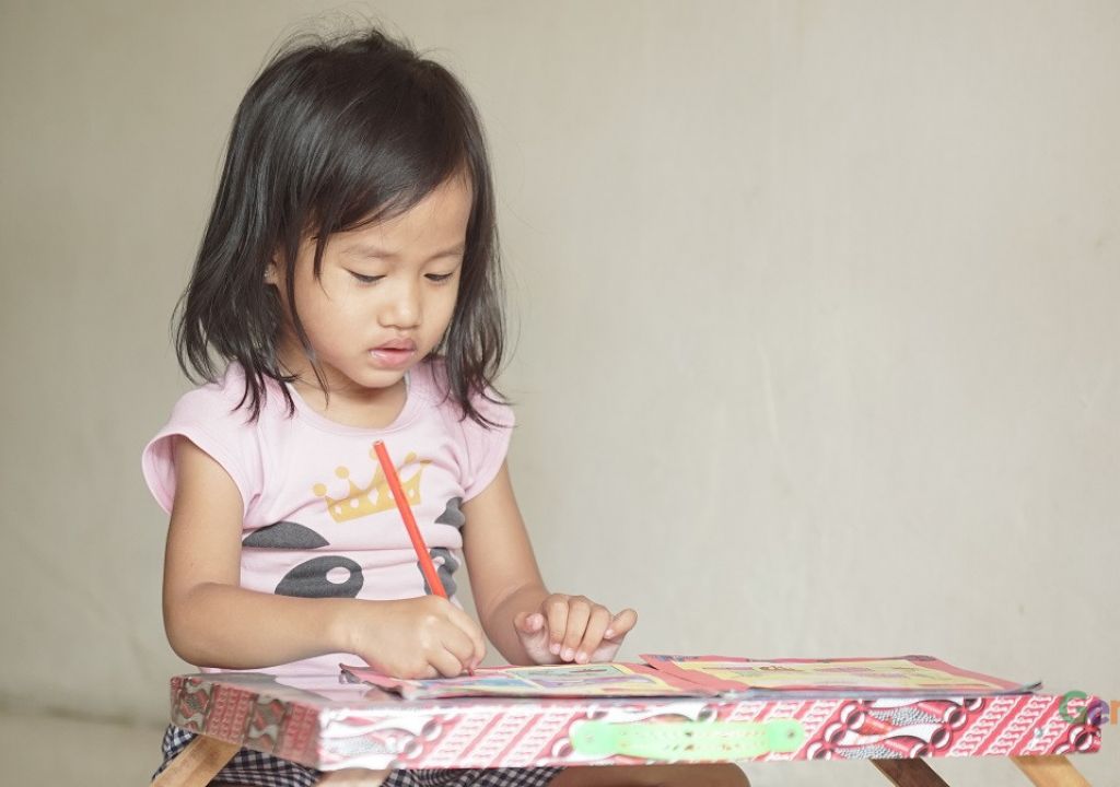 Berikut Cara Menyenangkan agar Anak Gemar Baca Buku - GenPI.co NTB